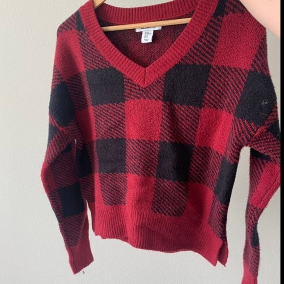 William Rast Buffalo Plaid Checked V-Neck Sweater Red and Black (NWT) - Picture 1 of 2